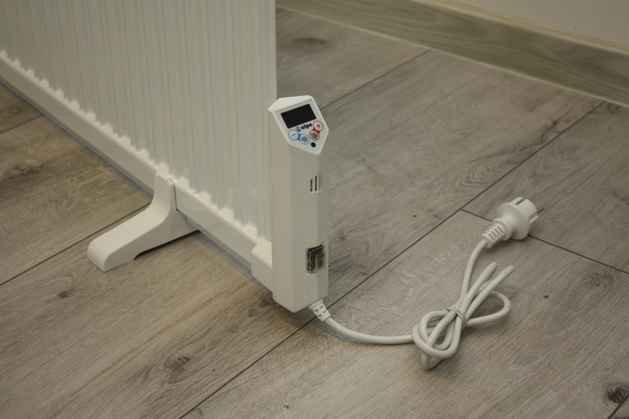 ELPE 1500W LCD elektriline õlikütteseade (780x660)